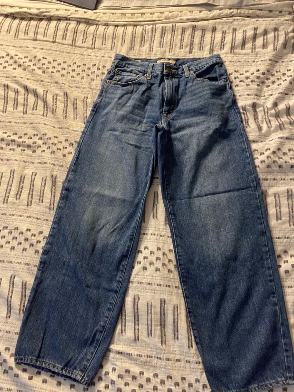 Levi's Women's Premium Baggy Dad Jeans 27 x 30